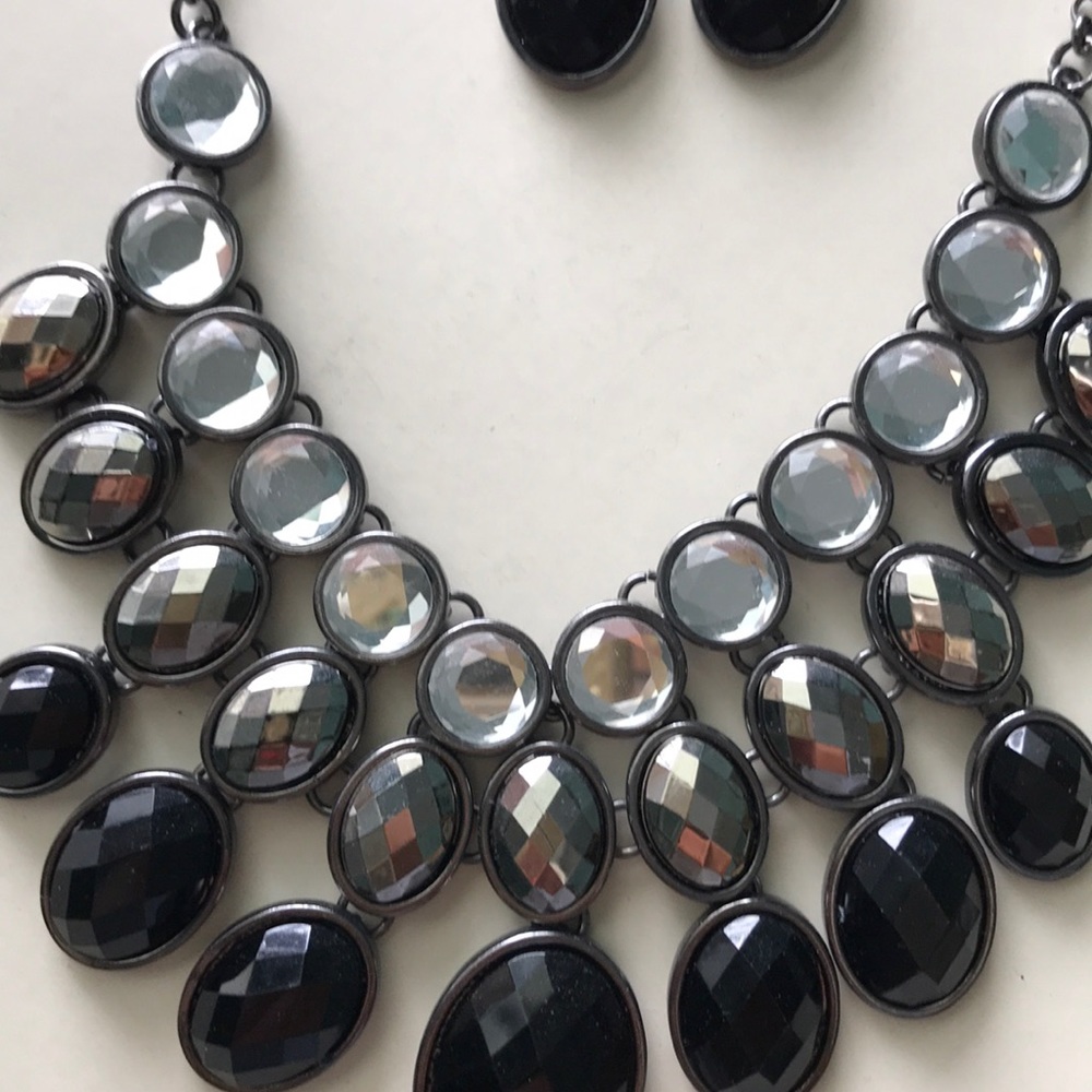 Necklace/Earring Set - Picture 2 of 4